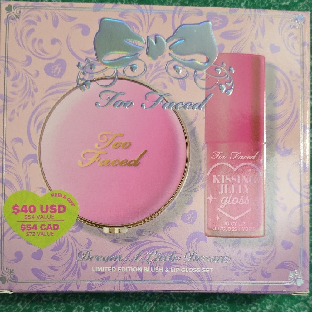 Too Faced Dreamy Pink Blush & Gloss Set